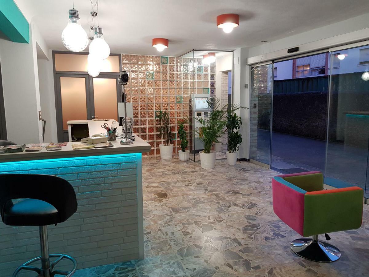 Hostal Rosi Laredo Extérieur photo
