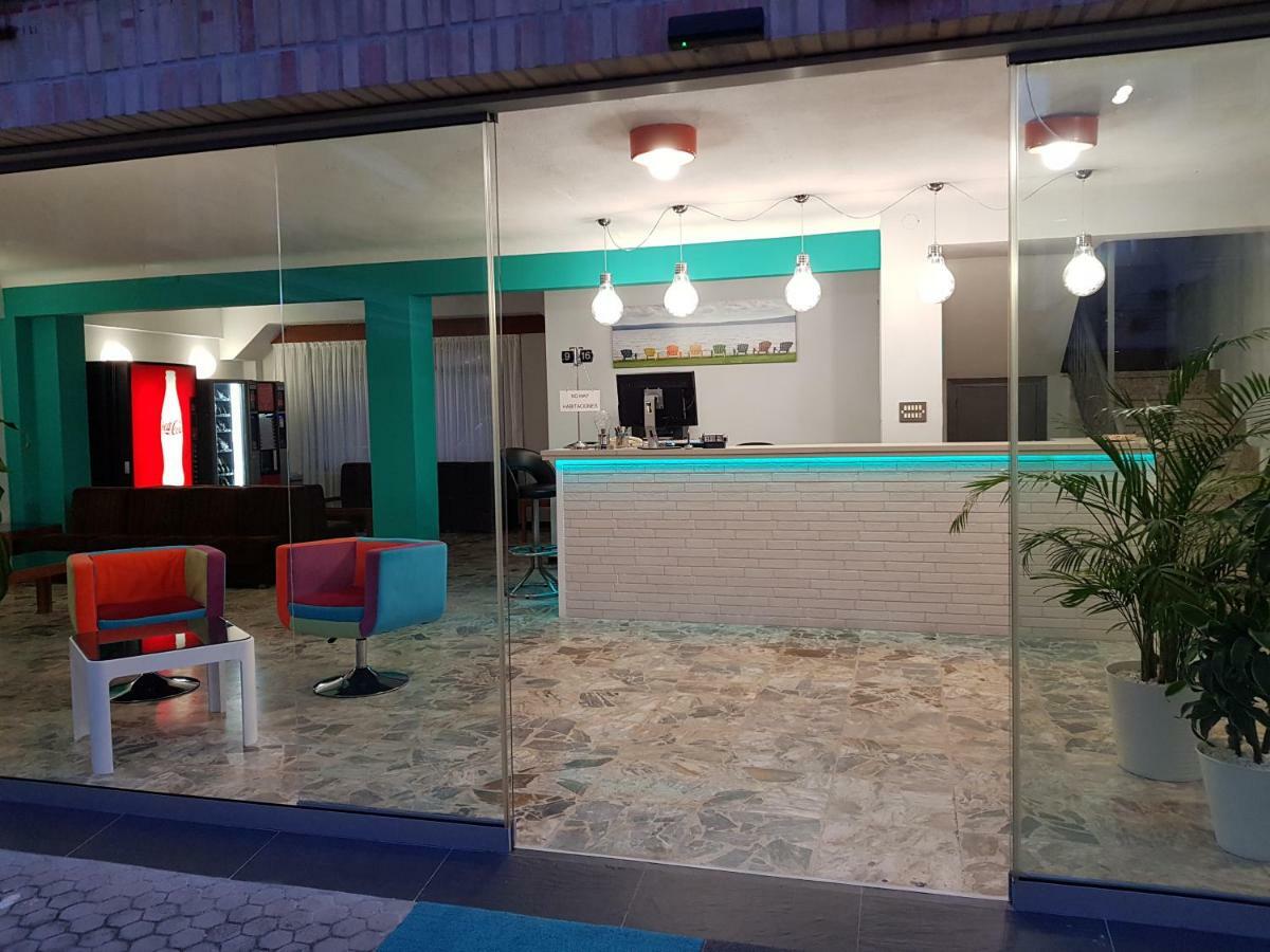 Hostal Rosi Laredo Extérieur photo